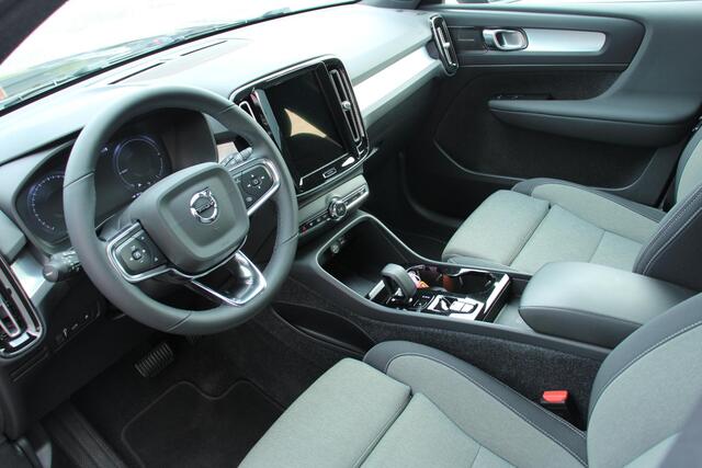 Volvo XC40 1.5 T2 Plus Dark