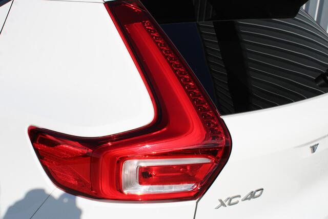 Volvo XC40 1.5 T5 Twin Engine Momentum Pro | Incl. 12 maanden garantie | 100% onderhouden | Cruise control | Climate control | Apple carplay/Android auto | Parkeercamera | Stoelverwarming |