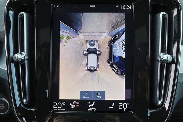 Volvo XC40 T5 Recharge Plus Dark - IntelliSafe Assist - 360º Camera - Harman/Kardon audio - Verwarmde voorstoelen & stuur - Parkeersensoren voor & achter - Elektr. bedienb. voorstoelen met geheugen links - Extra getint glas - 19' LMV