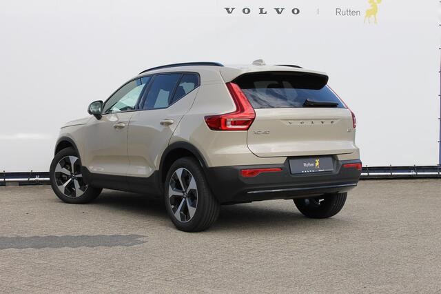 Volvo XC40 B3 177PK Automaat Plus Dark Google infotainment / Draadloos telefoon opladen / Elektrisch bedienbare bestuurdersstoel met geheugen / Adaptieve Cruise Control / Parkeersensoren voor en achter met 360 graden camera