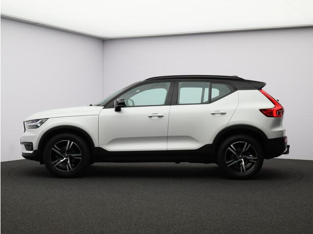 Volvo XC40 T2 Automaat R-Design Volvo XC40 T2 129PK / Automaat R-Design / Park Assist Pack / adaptieve cruise control / BLIS / Key Less / 18"/