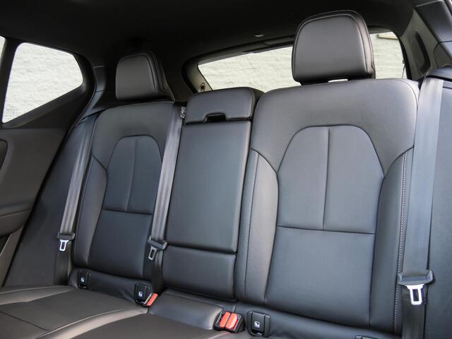 Volvo XC40 RECHARGE P8 AWD R-DESIGN/ PANORAMADAK/ LEER/ 360°CAMERA/ BLIS/