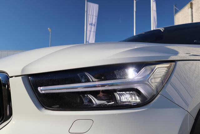 Volvo XC40 T4 Momentum Pro | Trekhaak | Dealer onderhouden