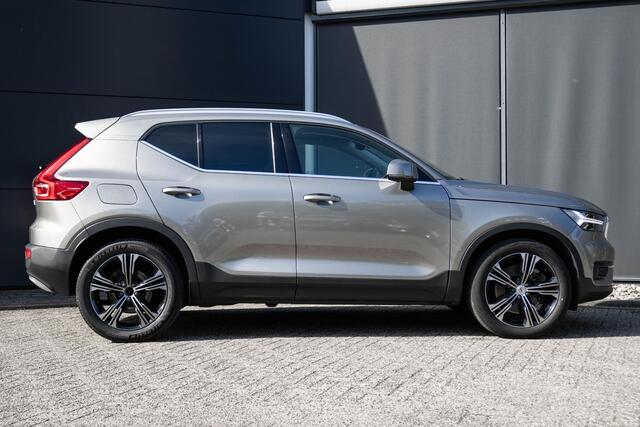 Volvo XC40 T5 Recharge Inscription | Blond lederen bekleding | Adaptive Cruise Control | Parkeerverwarming | 360° Parkeercamera | Parkeersensoren voor + achter | Stoelverwarming voor + achter | BLIS | Harman Kardon Premium Audio