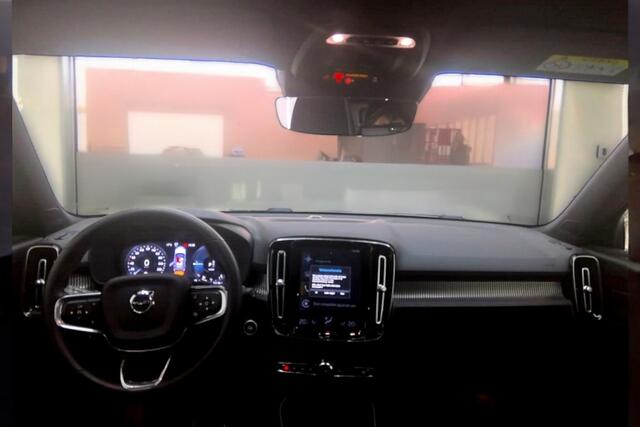 Volvo XC40 1.5 T4 155kW/211pk DCT7 Recharge R-Design PANORAMADAK + HARMAN/KARDON + LEER/ALCANTARA + EL.STOEL MET MEMORY + STOEL-&STUURVERWARMING + ADAPT.CRUISE + LANE ASSIST + NAVI SENSUS + KEYLESS ENTRY&GO + CAMERA + PARKSENSOREN V&A + 19" LM-VELGEN!!