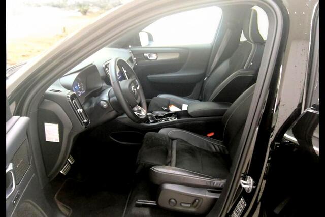 Volvo XC40 1.5 T4 155kW/211pk DCT7 Recharge R-Design PANORAMADAK + HARMAN/KARDON + LEER/ALCANTARA + EL.STOEL MET MEMORY + STOEL-&STUURVERWARMING + ADAPT.CRUISE + LANE ASSIST + NAVI SENSUS + KEYLESS ENTRY&GO + CAMERA + PARKSENSOREN V&A + 19" LM-VELGEN!!