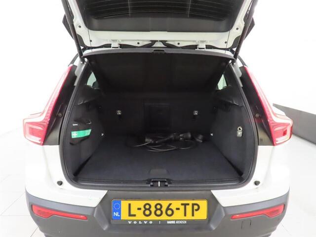 Volvo XC40 1.5 T5 Recharge R-Design | Trekhaak | Panorama schuifdak | Stuur + Stoel verwarming | Adaptieve Cruise | Power seats | Standkachel | Volvo on Call |