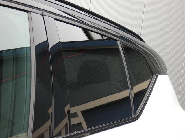 Volvo XC40 2.0 T5 AWD R-Design | Panoramadak | Harman/Kardon | Pilot Assist | Org. NL