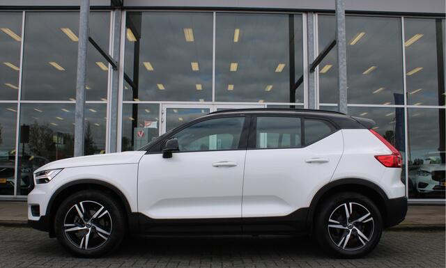 Volvo XC40 T3 Automaat R-Design | Adapt. Cruise | El. Trekhaak | Park assist V+A | Draadloze telefoonlader