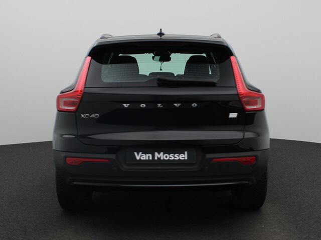 Volvo XC40 Recharge Core 232PK | Allseason-banden | Grootlicht-assistent | Achteruitrijcamera + parkeersensoren | Climate control | Apple CarPlay & Android Auto