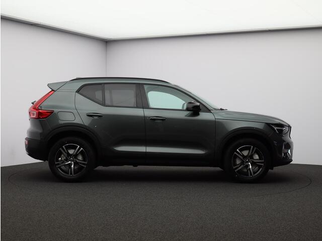 Volvo XC40 2.0 B4 Plus Dark / Panoramadak / Nubuck Bekleding / Harman Kardon / Stoel+Stuurverwarming / Getint Glas / Adaptive Cruise / BLIS /
