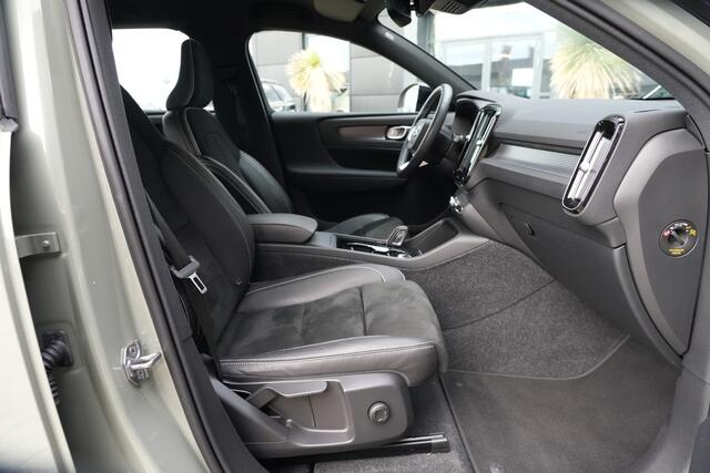 Volvo XC40 Recharge P8 AWD R-Design 408pk Navigatie/Stoelverwarming/Camera