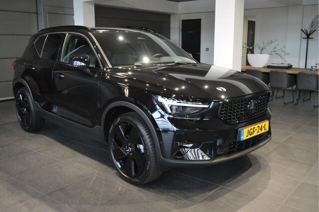 Volvo XC40 2.0 B3 Plus Dark Black edition camera harman kardon 20 inch !!