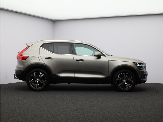 Volvo XC40 T4 Recharge Inscription / Trekhaak / Adapt. cruise / Stoel+stuurwielverwarming / Privacy glass