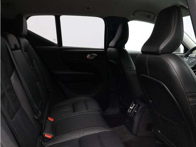 Volvo XC40 T4 Recharge Inscription / Trekhaak / Adapt. cruise / Stoel+stuurwielverwarming / Privacy glass