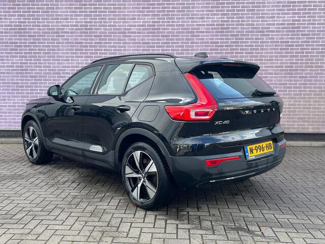Volvo XC40 Recharge Twin Pro | Schuif-/kanteldak | Trekhaak | Stoel-/Stuurverwarming | Power Seats | Harman Kardon Audio | 360 camera | Keyless Entry | DAB |