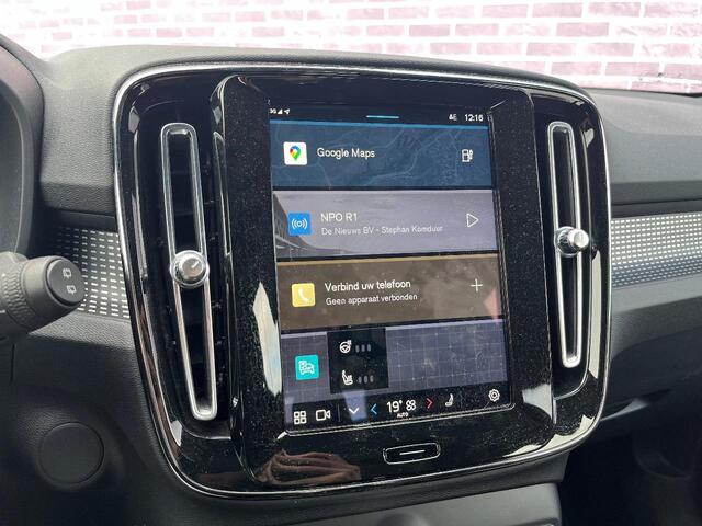 Volvo XC40 Recharge Twin Pro | Schuif-/kanteldak | Trekhaak | Stoel-/Stuurverwarming | Power Seats | Harman Kardon Audio | 360 camera | Keyless Entry | DAB |