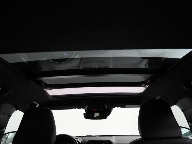 Volvo XC40 1.5 T5 Recharge R-Design UNIEK | Trekhaak | Panoramadak | 360° Camera | Zeer Compleet!!