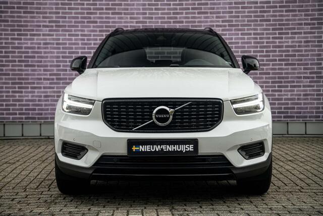 Volvo XC40 1.5 T5 Recharge R-Design | Panodak | Camera | Stoel+stuurwiel Verwarming | Trekhaak | Adapt Cruise | Getint glas