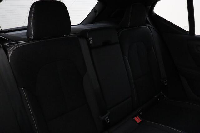 Volvo XC40 B4 (M-HYBRID) PLUS BLACK EDITION -PANO.DAK|HARMAN/KARDON|360°CAM|20"|POWER-SEATS|PRIVACY.GLAS|ADAP.LED