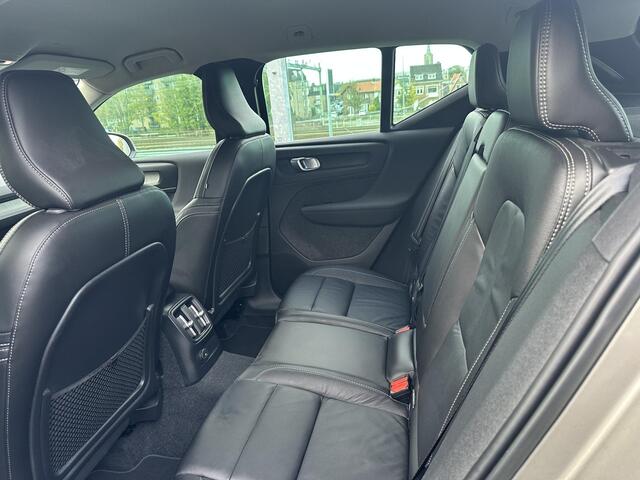 Volvo XC40 1.5 T4 Recharge Inscription / Lage kilometerstand / Stoel+stuurverwarming / Camera achter / Leder / Pilot assist / Keyless /