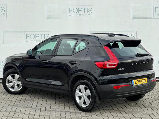 Volvo XC40 1.5 T2 Momentum Core NL AUTO | DEALER ONDERH | WEGKLAPBARE TREKHAAK | CAMERA | CARPLAY |