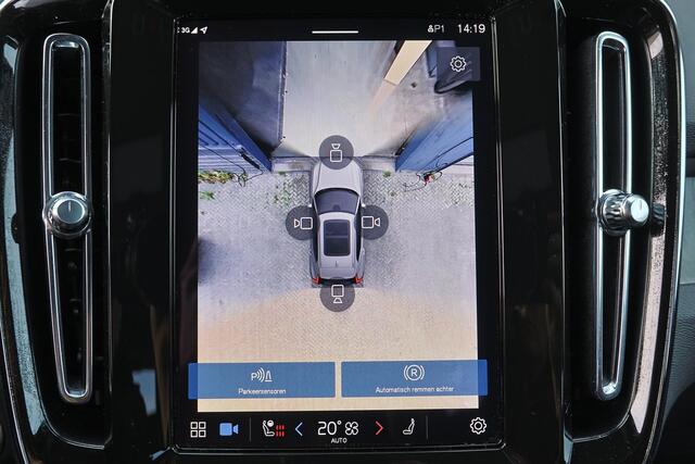 Volvo XC40 B3 Core - IntelliSafe Assist & Surround - 360º Camera - Verwarmde voorstoelen & stuur - Parkeersensoren voor & achter - Elektr. bedienb. voorstoelen met geheugen links - Draadloze tel. lader - Extra getint glas - 19' LMV