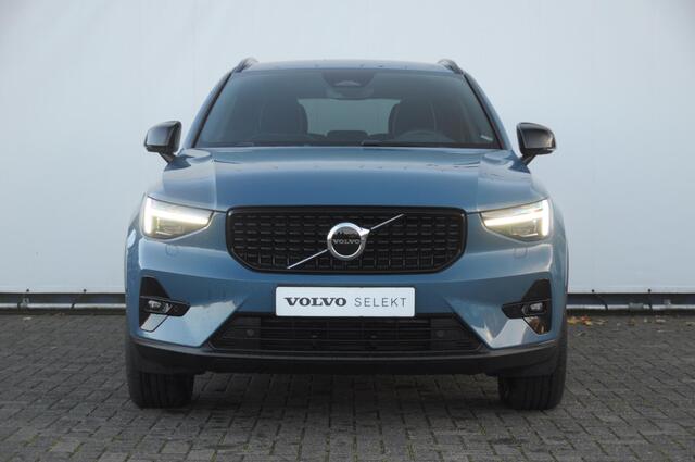 Volvo XC40 212PK Automaat B4 Plus Dark Elektrische stoelen met geheugen/ Harman kardon audio/ BLIS/ Stoelverwarming/ Stuurverwarming/ Achteruitrijcamera