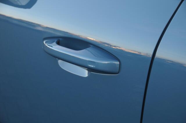 Volvo XC40 212PK Automaat B4 Plus Dark Elektrische stoelen met geheugen/ Harman kardon audio/ BLIS/ Stoelverwarming/ Stuurverwarming/ Achteruitrijcamera