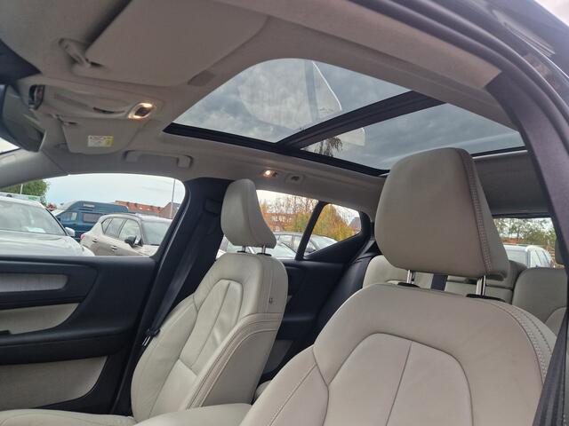 Volvo XC40 1.5 T4 Recharge Inscription PANO | Harman Kardon | Beige leder