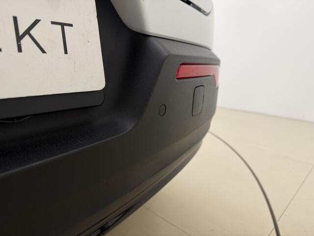 Volvo XC40 T5 262pk Recharge R-Design / Stoel/- en stuurverwarming / Power seats / Trekhaak / Elektr achterklep / Camera rondom /