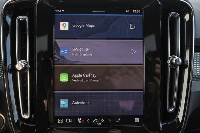 Volvo XC40 B3 Ultra Black Edition - Panorama/schuifdak - IntelliSafe Assist & Surround - 360º Camera - Harman/Kardon audio - LED Pixel koplampen - Verwarmde voorstoelen & stuur - Parkeersensoren voor & achter - Elektr. bedienb. voorstoelen met geheugen links - Draad