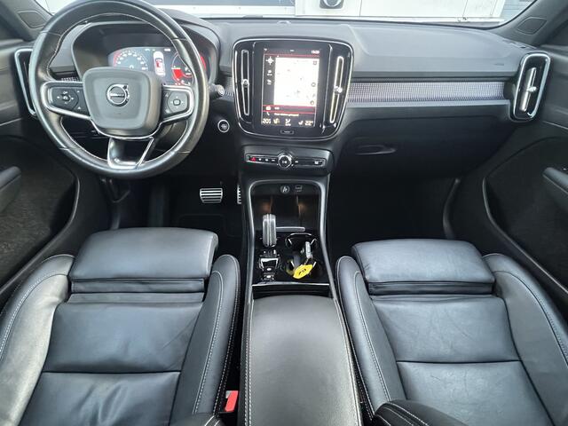 Volvo XC40 1.5 T5 Recharge 262 pk R-Design Panodak Trekhaak Vol Leder ACC Pilot Assist 20 Inch Velgen Elek.Stoel Full Led Blis Standkachel Carplay Plug in Hybride Vol Opties !