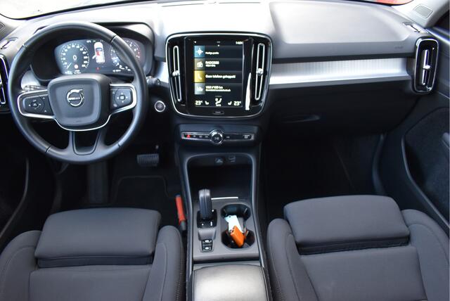 Volvo XC40 1.5 T2 Business Pro Camera, Adaptive cruise, Elek. trekhaak, Sportstoelen, Stuur/stoelverwarming
