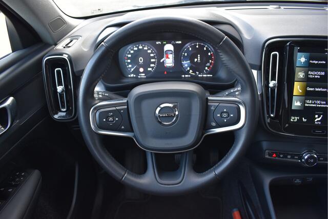 Volvo XC40 1.5 T2 Business Pro Camera, Adaptive cruise, Elek. trekhaak, Sportstoelen, Stuur/stoelverwarming