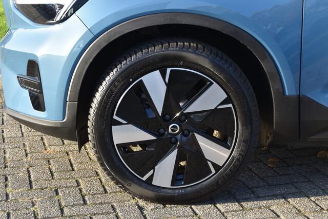 Volvo XC40 Extended Range 252PK Plus 82 kWh | ACC | Camera | Blis | 19"LMV | All seasons | Stoel-Stuurverwarming