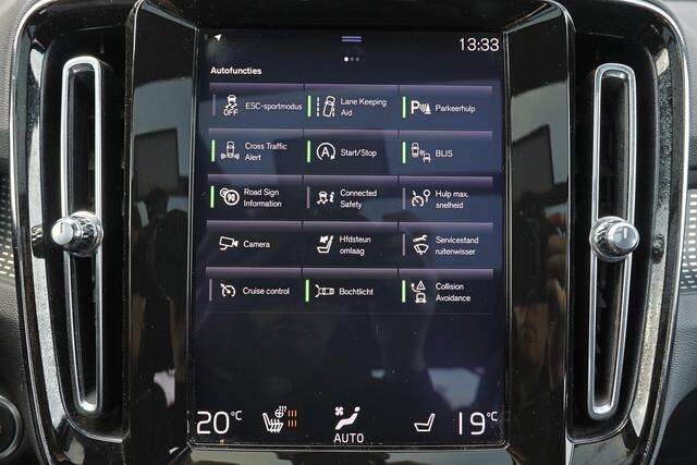 Volvo XC40 T4 R-Design - Panorama/schuifdak - IntelliSafe Assist & Surround - 360º Camera - Verwarmde voorstoelen, stuur & achterbank - Parkeersensoren voor & achter - Elektr. bedienb. voorstoelen met geheugen links - Standkachel - Extra getint glas - Elektr. inklap