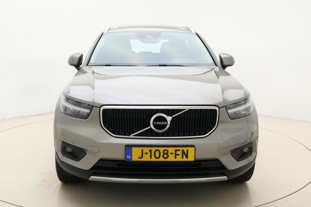 Volvo XC40 1.5 T2 Business Pro Automaat | Navigatie | Glazen schuifdak | Trekhaak | Electrische achterklep | Stoel & Stuurverwarming | Lichtmetalen velgen