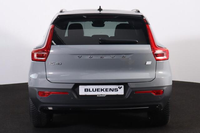 Volvo XC40 Recharge Twin Ultimate 82 kWh - Panorama/schuifdak - IntelliSafe Assist & Surround - 360º Camera - Harman/Kardon audio - Verwarmde voorstoelen & stuur - Parkeersensoren voor & achter - Elektr. bedienb. voorstoelen met geheugen links - Wollen bekleding - D