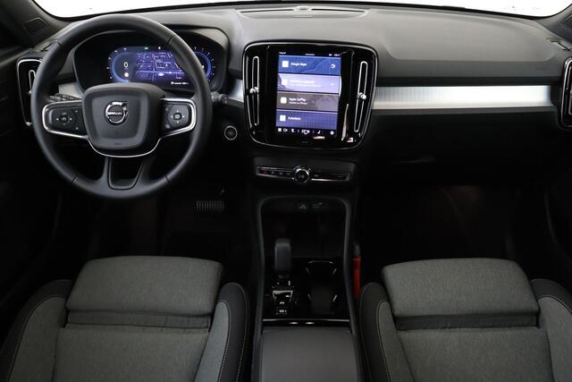 Volvo XC40 B4 (M-HYBRID) PLUS DARK -CAMERA|ADAP.CRUISE|VERW.VOORRUIT|TREKHAAK|HARMAN/KARDON|19"