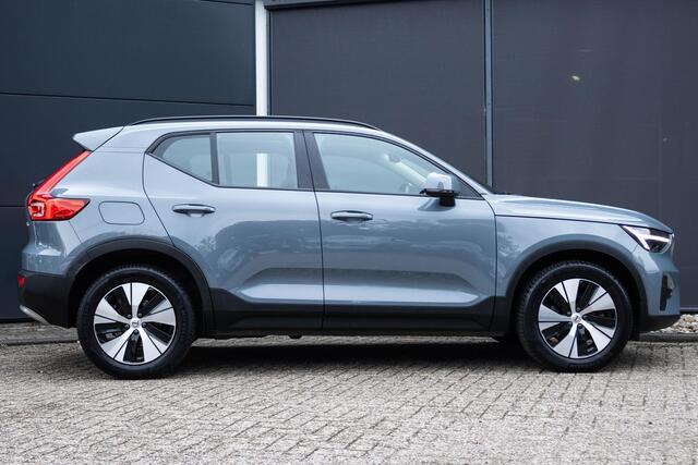 Volvo XC40 B3 Automaat Essential | Elektrische Trekhaak | Parkeersensoren V & A | Parkeercamera | All-season Banden | 18'' Lichtmetalen velgen | Google infotainment | Applecarplay/Android auto | Dealeronderhouden