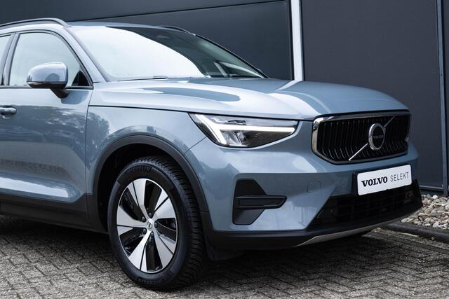 Volvo XC40 B3 Automaat Essential | Elektrische Trekhaak | Parkeersensoren V & A | Parkeercamera | All-season Banden | 18'' Lichtmetalen velgen | Google infotainment | Applecarplay/Android auto | Dealeronderhouden