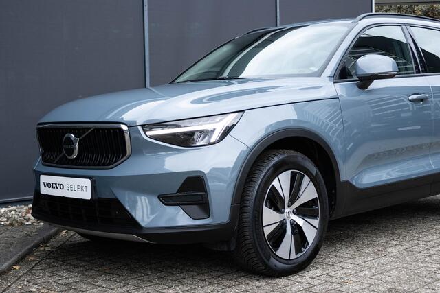 Volvo XC40 B3 Automaat Essential | Elektrische Trekhaak | Parkeersensoren V & A | Parkeercamera | All-season Banden | 18'' Lichtmetalen velgen | Google infotainment | Applecarplay/Android auto | Dealeronderhouden