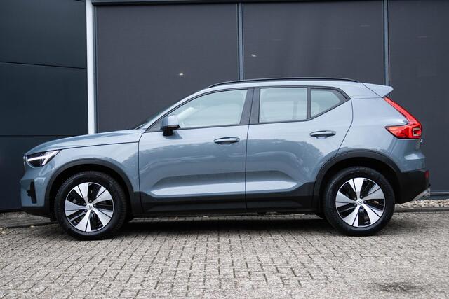 Volvo XC40 B3 Automaat Essential | Elektrische Trekhaak | Parkeersensoren V & A | Parkeercamera | All-season Banden | 18'' Lichtmetalen velgen | Google infotainment | Applecarplay/Android auto | Dealeronderhouden