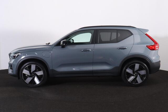 Volvo XC40 T4 Recharge Ultimate Dark - Panorama/schuifdak - Harman/Kardon audio - Parkeercamera achter - Verwarmde voorstoelen & stuur - Parkeersensoren voor & achter - Elektr. bedienb. voorstoelen met geheugen links - Draadloze tel. lader - Cruise control - Extra g