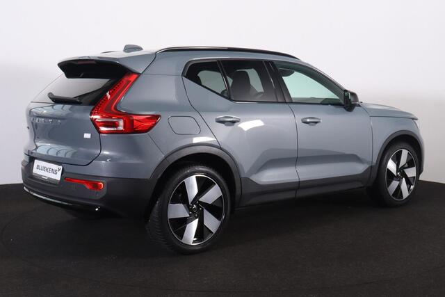 Volvo XC40 T4 Recharge Ultimate Dark - Panorama/schuifdak - Harman/Kardon audio - Parkeercamera achter - Verwarmde voorstoelen & stuur - Parkeersensoren voor & achter - Elektr. bedienb. voorstoelen met geheugen links - Draadloze tel. lader - Cruise control - Extra g