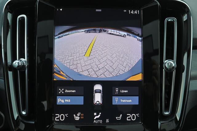 Volvo XC40 T4 Recharge Ultimate Dark - Panorama/schuifdak - Harman/Kardon audio - Parkeercamera achter - Verwarmde voorstoelen & stuur - Parkeersensoren voor & achter - Elektr. bedienb. voorstoelen met geheugen links - Draadloze tel. lader - Cruise control - Extra g