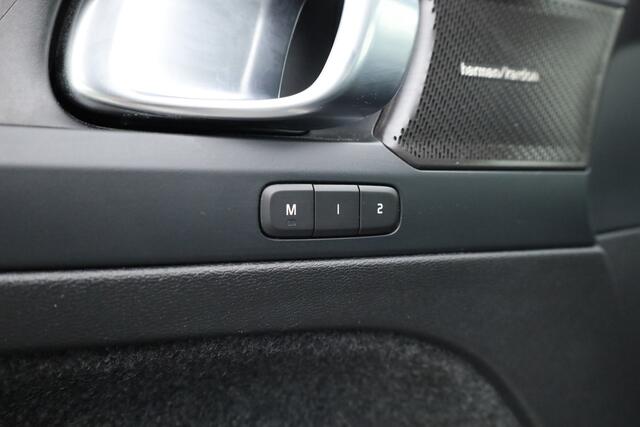 Volvo XC40 T5 Plug-in hybrid Plus Bright | Pilot Assist | Harman Kardon | Leder | 20'' | Camera | Stoel- Stuurverw.