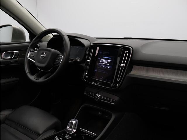 Volvo XC40 T3 Automaat Inscription / Trekhaak / Pan. dak / Standkachel / 360 camera / Harman Kardon / Elektr. bed. stoelen / 19" / CarPlay / DAB+