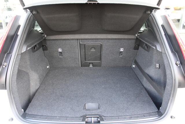 Volvo XC40 1.5 T2 Business Pro | Keyless entry/start | Standkachel | BLIS | Adaptieve cruise control |